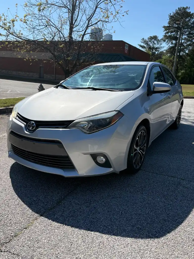 2016 Toyota Corolla LE Plus AT's photo