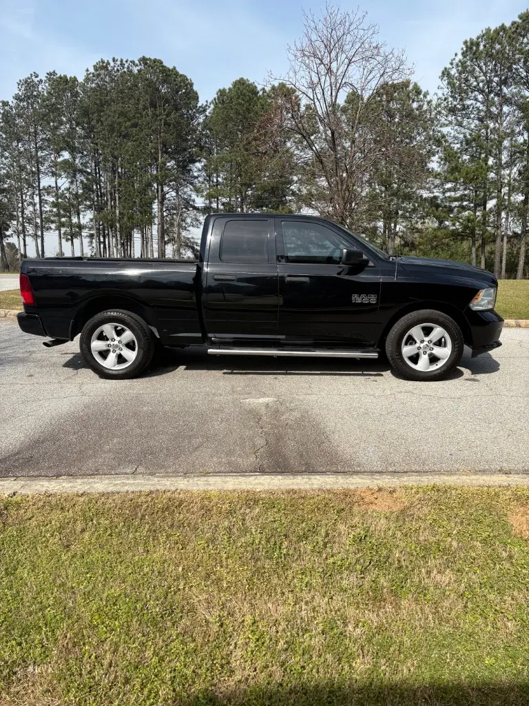 2015 RAM 1500 Express Quad Cab photo 4