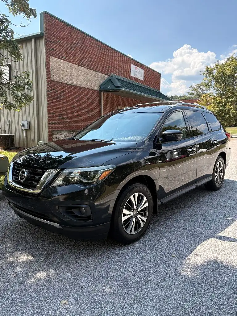 2017 Nissan Pathfinder SV FWD's photo