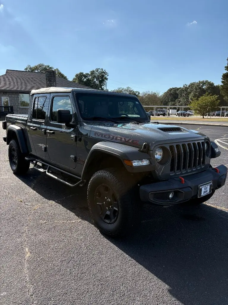 2022 Jeep Gladiator Mojave photo 3