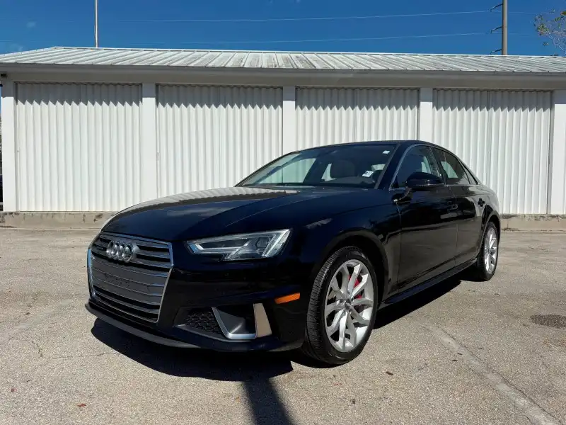 2019 Audi A4 2.0T quattro S tronic Premium Plus's photo