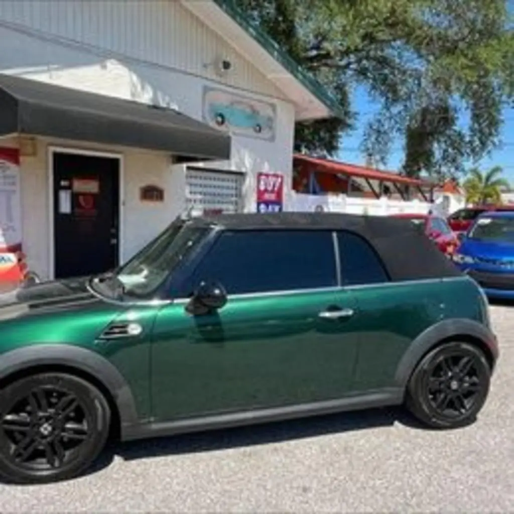 2015 MINI Cooper Base photo 3