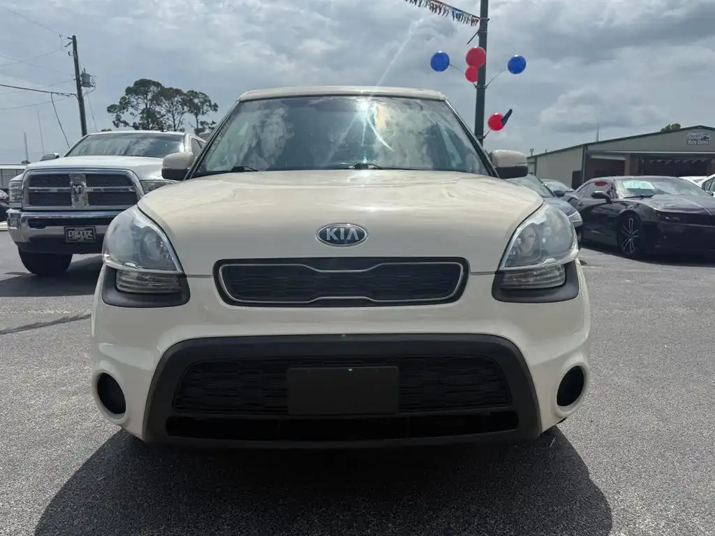 2013 Kia Soul 2.0L + AT 5-Door's photo