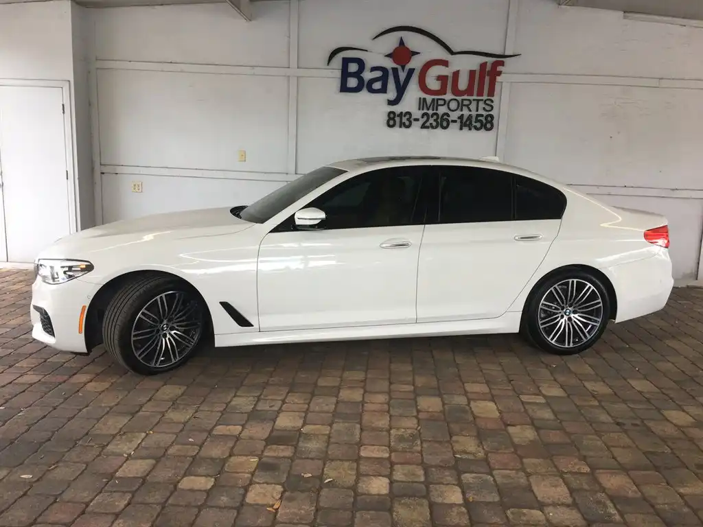 2017 BMW 5 Series 530i Sedan's photo