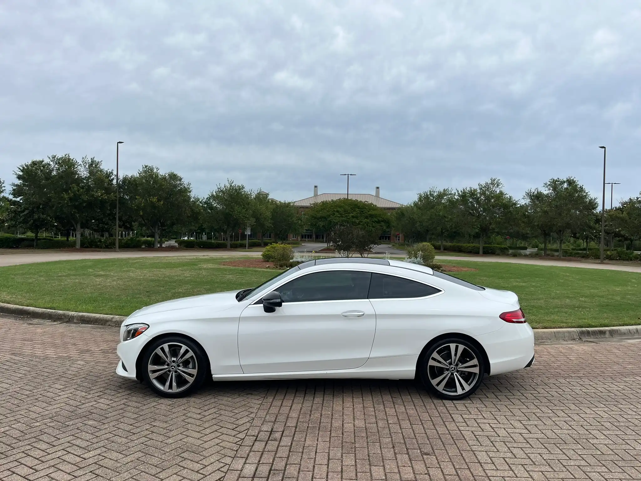 2017 Mercedes-Benz C-Class C300's photo