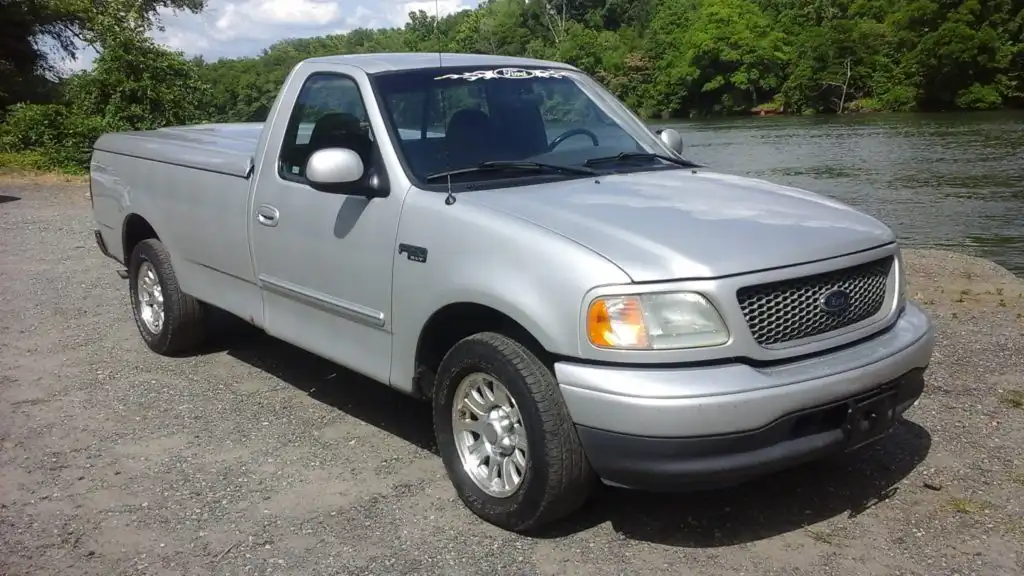 2001 Ford F-150 XL Regular Cab SWB Styleside's photo