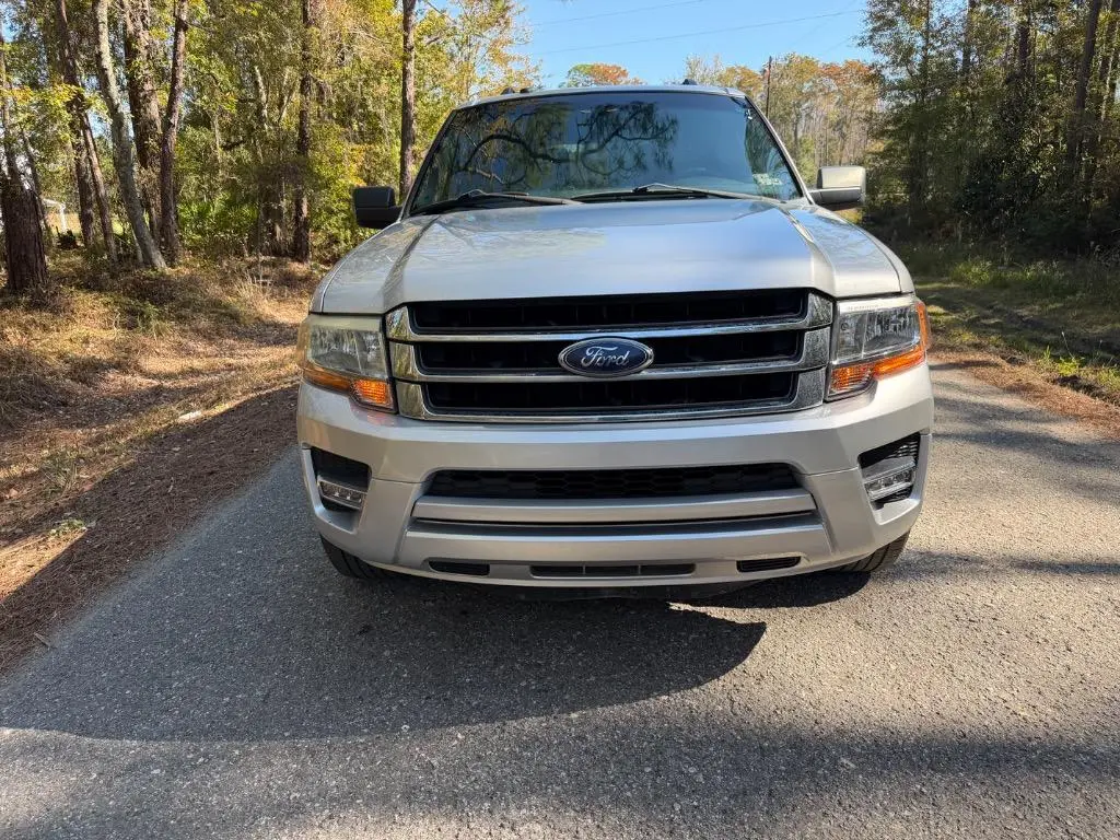 2017 Ford Expedition XLT photo 5