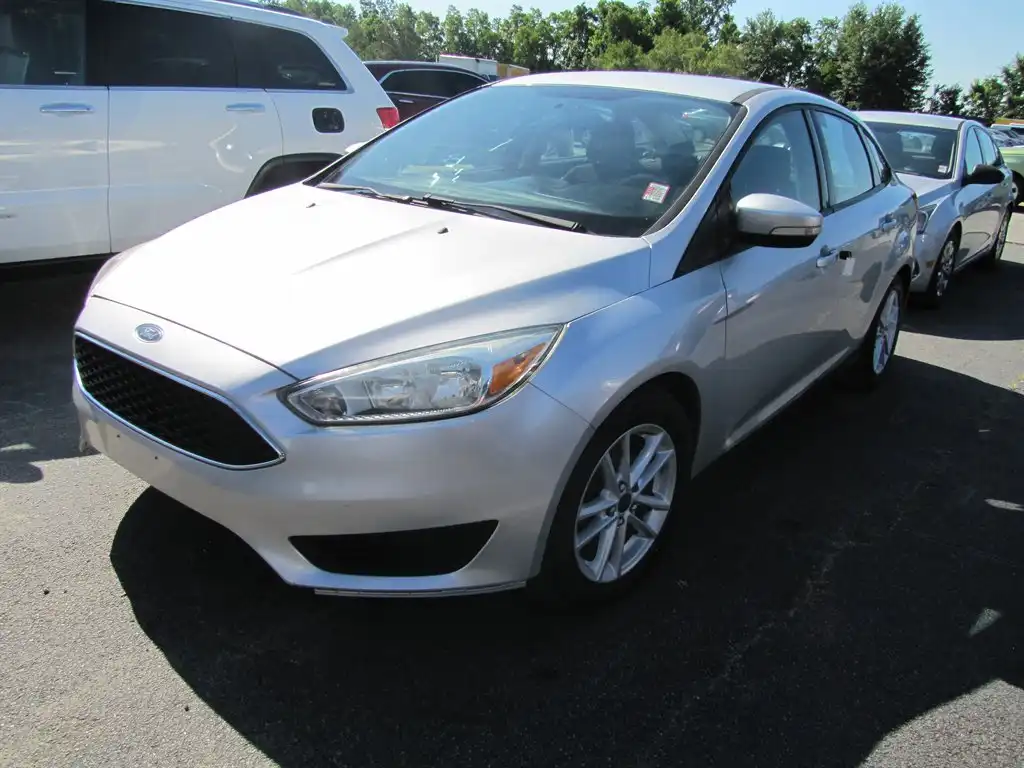 2015 Ford Focus Sedan SE's photo