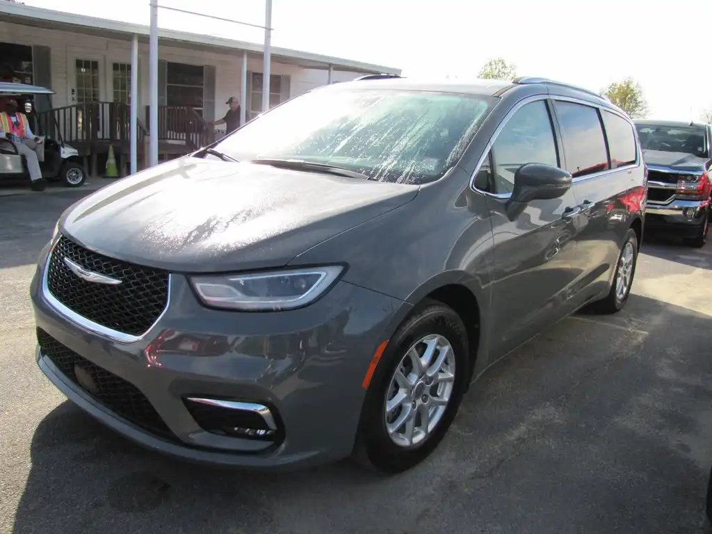 2021 Chrysler Pacifica Touring L's photo