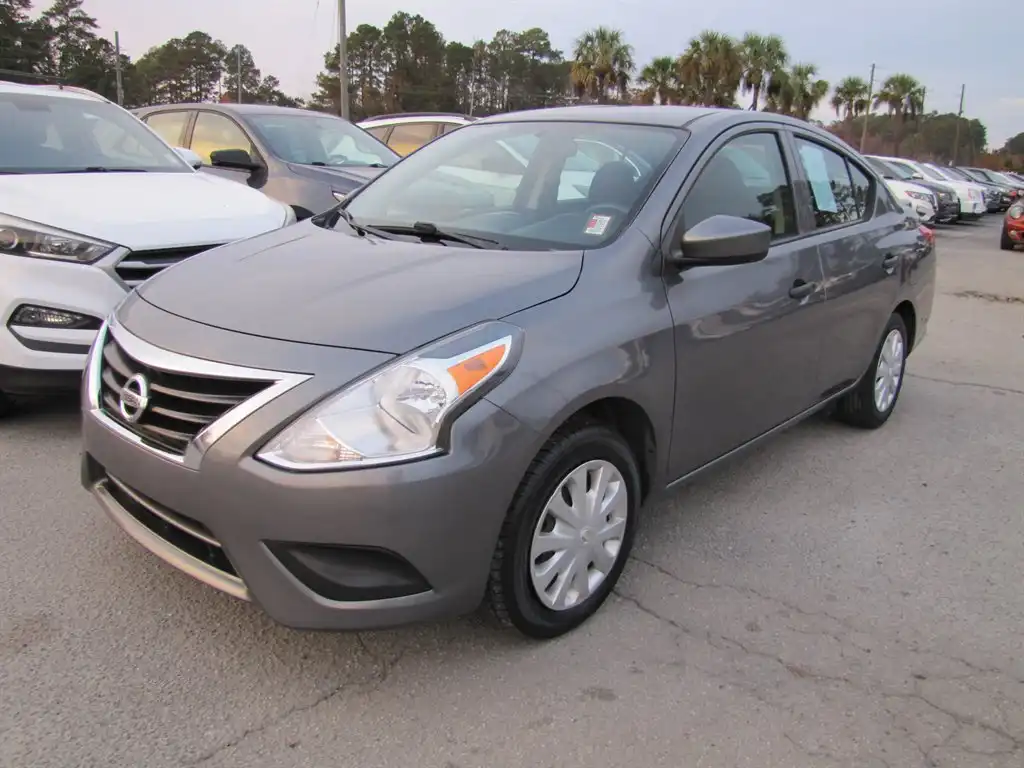 2019 Nissan Versa 1.6 S Plus CVT's photo