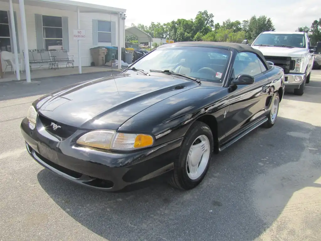 1995 Ford Mustang's photo