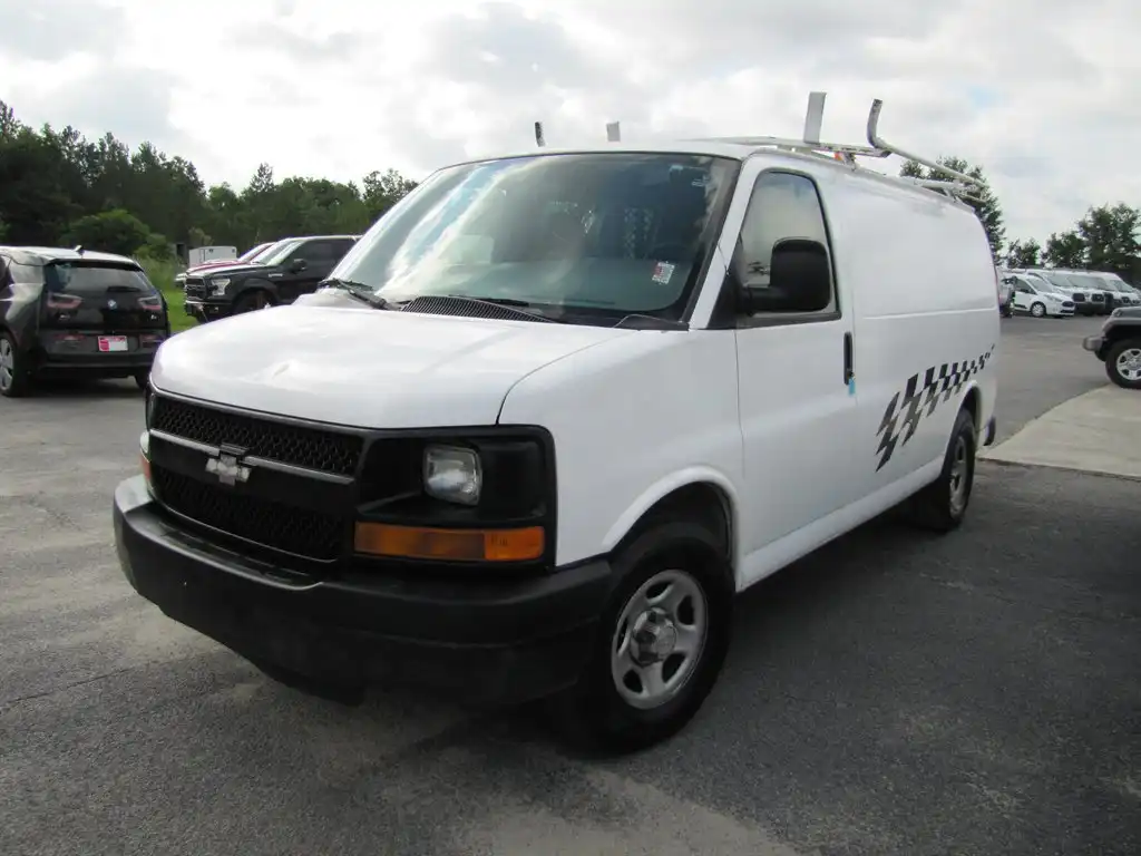 2006 Chevrolet Express 1500 Work Van's photo