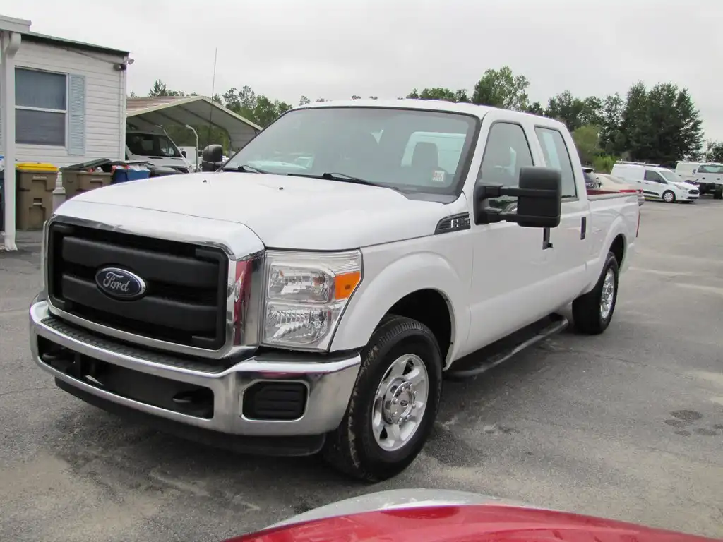 2016 Ford F-250 XL Crew Cab 8' Box's photo