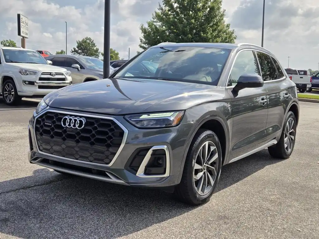 2023 Audi Q5 45 Premium Plus's photo