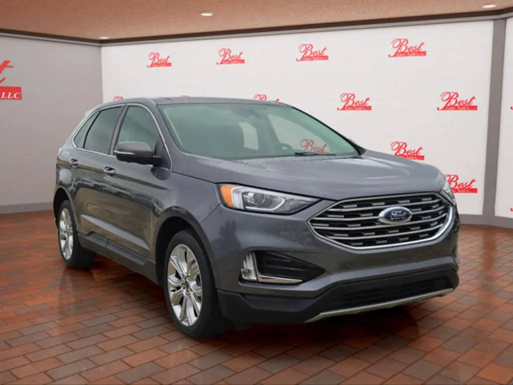 2021 Ford Edge Titanium photo 3