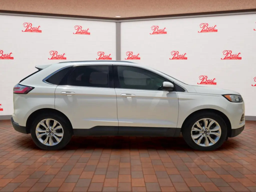 2020 Ford Edge Titanium photo 4