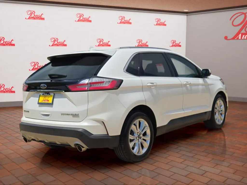 2020 Ford Edge Titanium photo 5