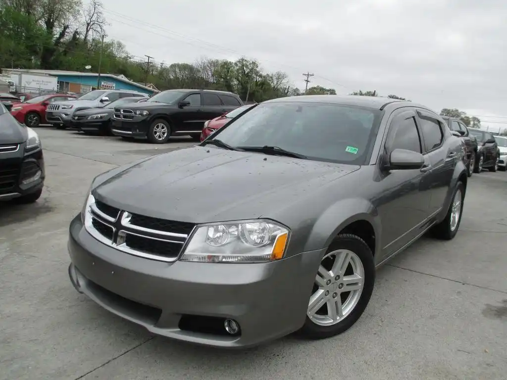 2013 Dodge Avenger SXT's photo