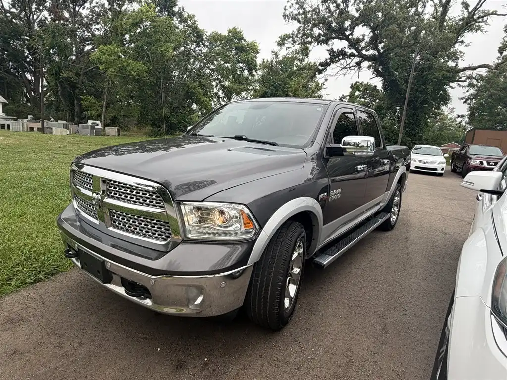 2016 RAM 1500 Laramie 4x4 Crew Cab 5'7's photo