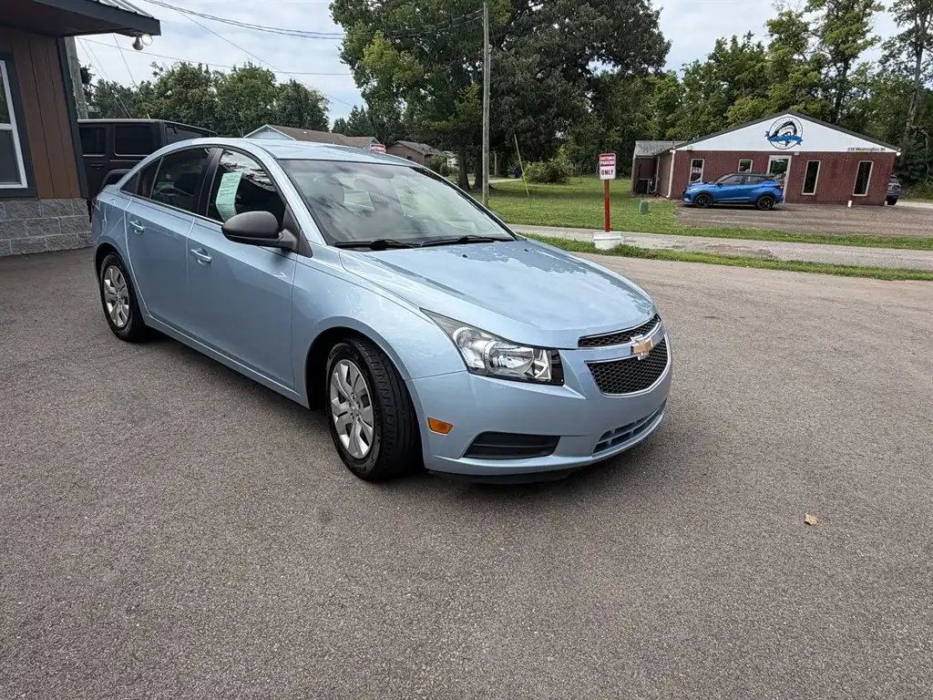 2012 Chevrolet Cruze 4-Door Sedan 2LS's photo