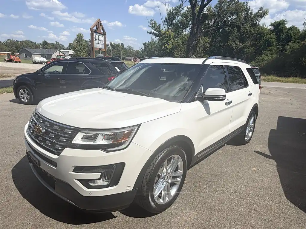 2017 Ford Explorer Limited FWD's photo
