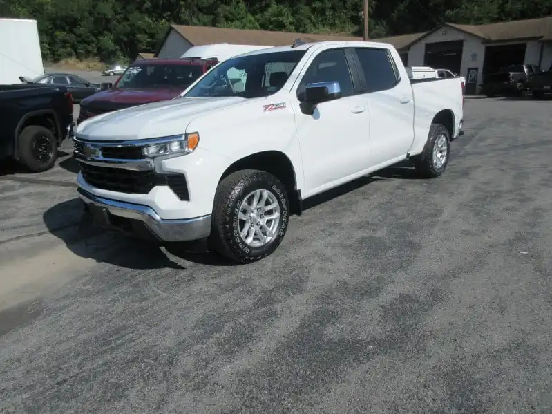 2022 Chevrolet Silverado 1500 LT 4X4 Crew Cab Short Box's photo