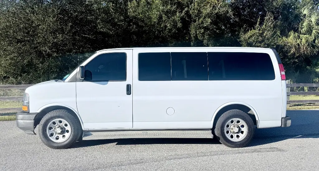2012 Chevrolet Express LS 1500 photo 5