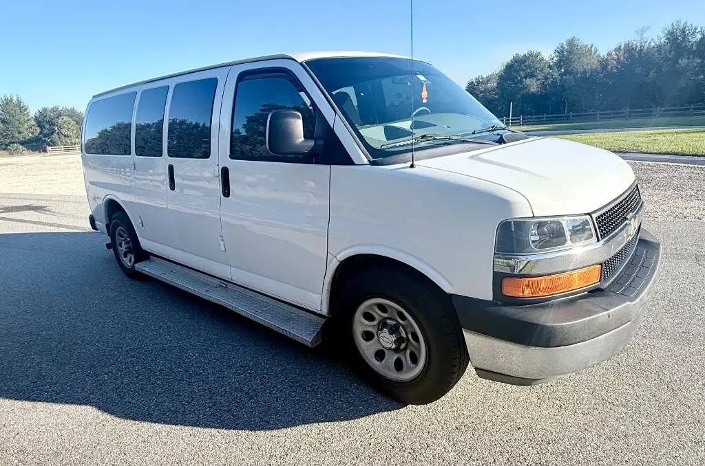 2012 Chevrolet Express LS 1500 photo 3