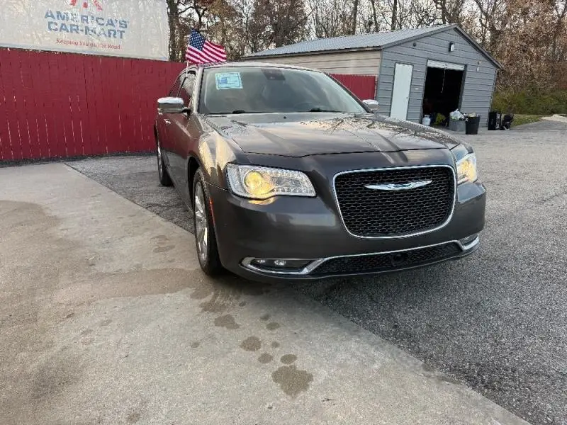 2017 Chrysler 300 C AWD photo 3