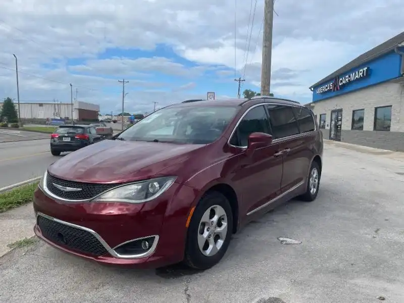 2017 Chrysler Pacifica Touring-L Plus's photo