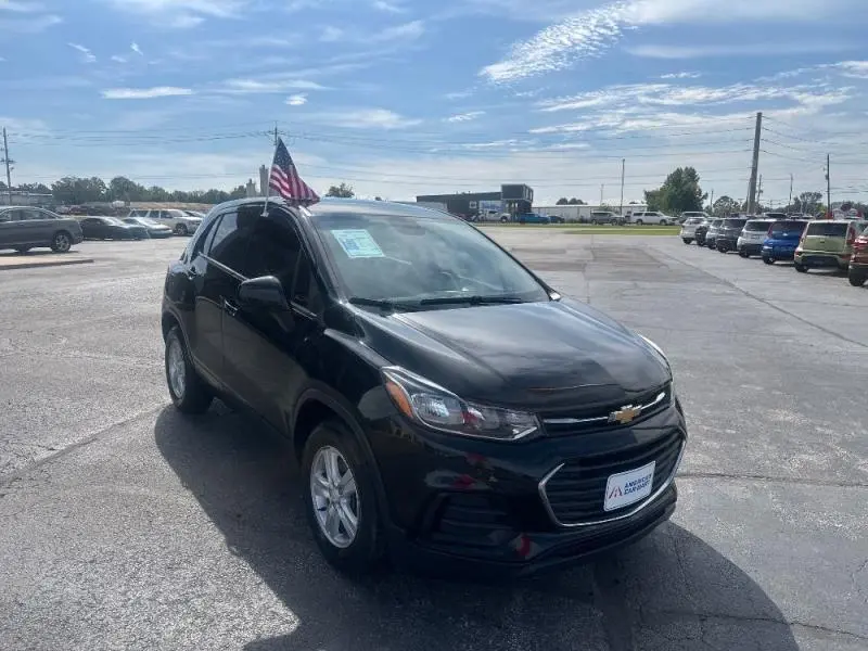2020 Chevrolet Trax LS photo 3