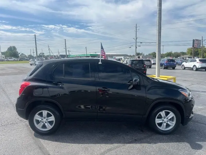 2020 Chevrolet Trax LS photo 4