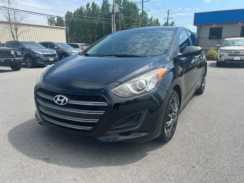 2017 Hyundai Elantra GT GT Manual's photo