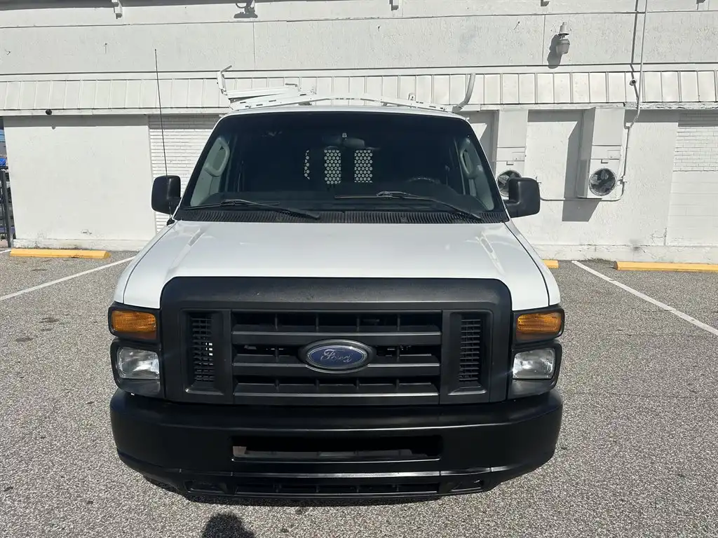 2009 Ford E-Series E-250 Van's photo