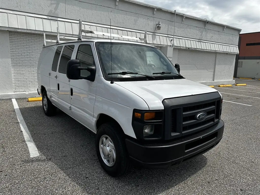 2012 Ford E-Series E-150 Van photo 3