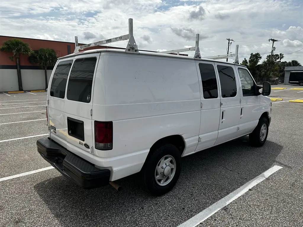 2012 Ford E-Series E-150 Van photo 5