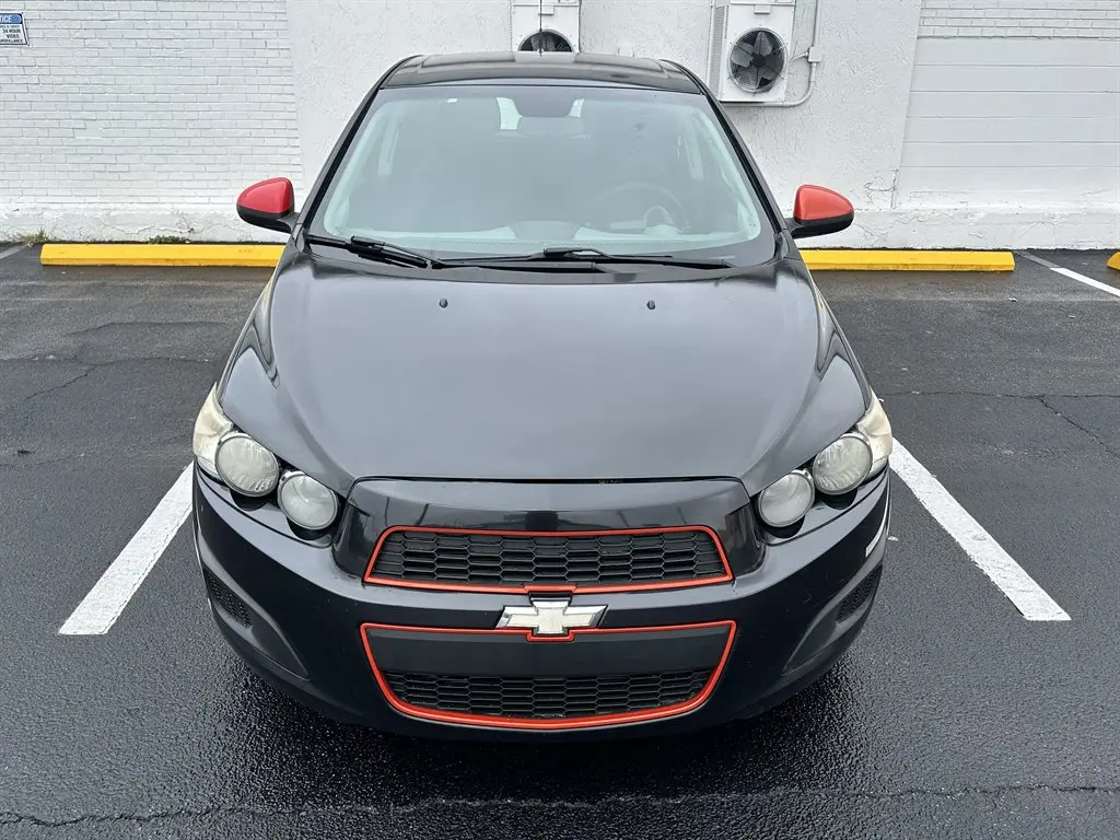 2013 Chevrolet Sonic 5dr LT Automatic photo 3