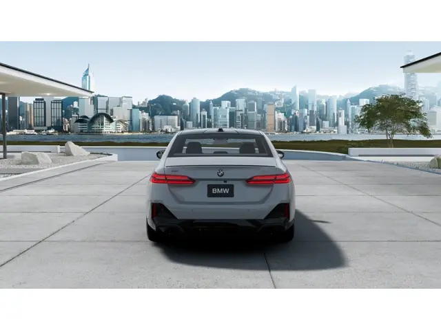 2027 BMW 5 Series 530i xDrive Sedan photo 5