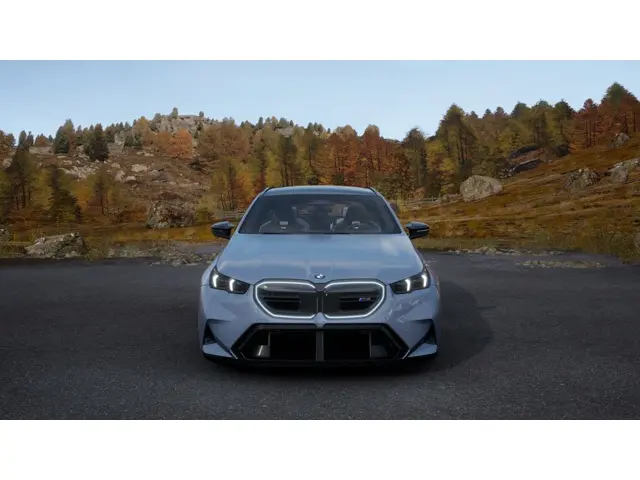 2027 BMW M5 M5 Touring photo 3