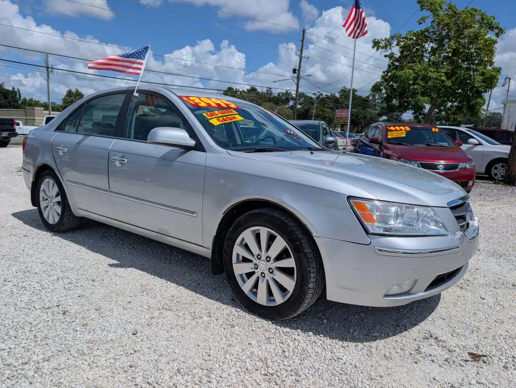 2009 Hyundai Sonata I4 Limited A T's photo