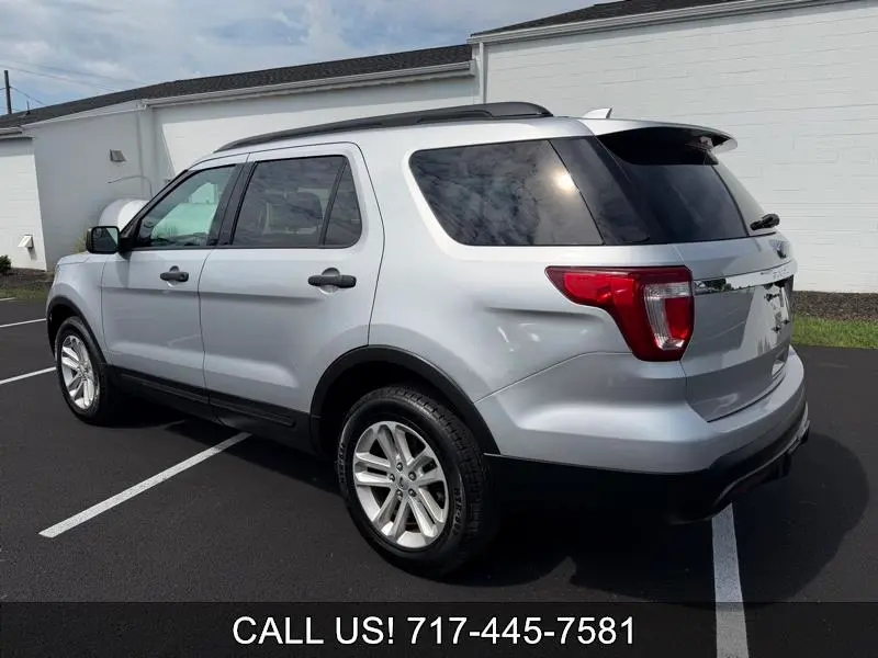 2017 Ford Explorer Base 4WD photo 3