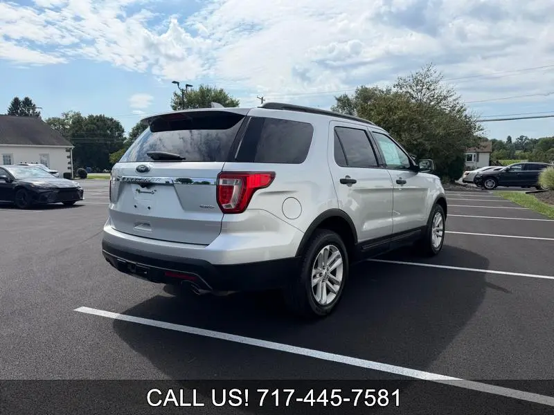 2017 Ford Explorer Base 4WD photo 5