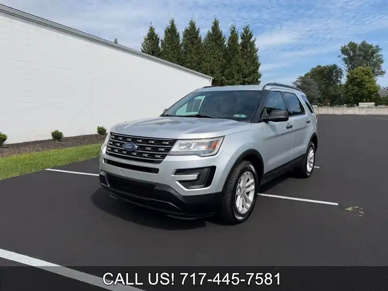 2017 Ford Explorer Base 4WD's photo