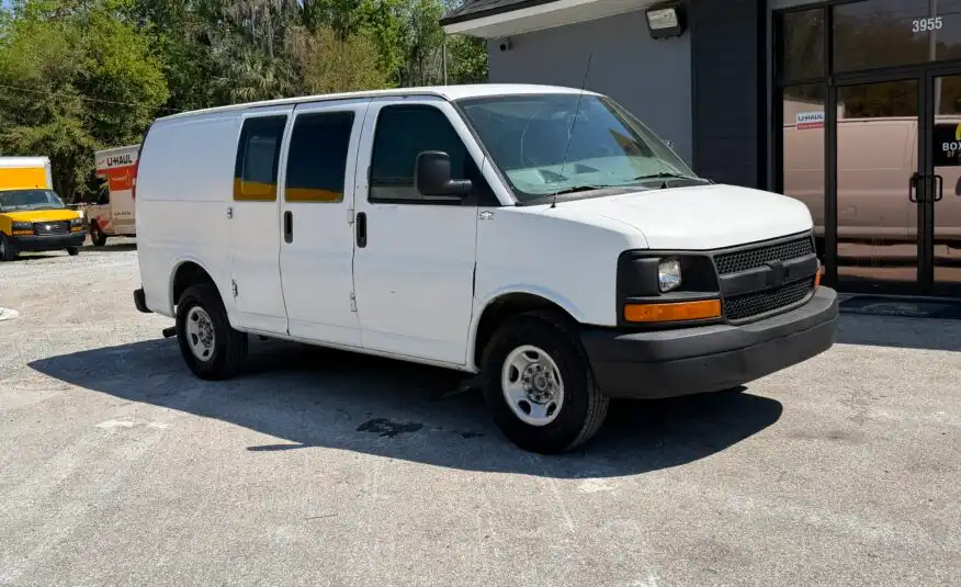 2009 Chevrolet Express 2500 Work Van HD's photo