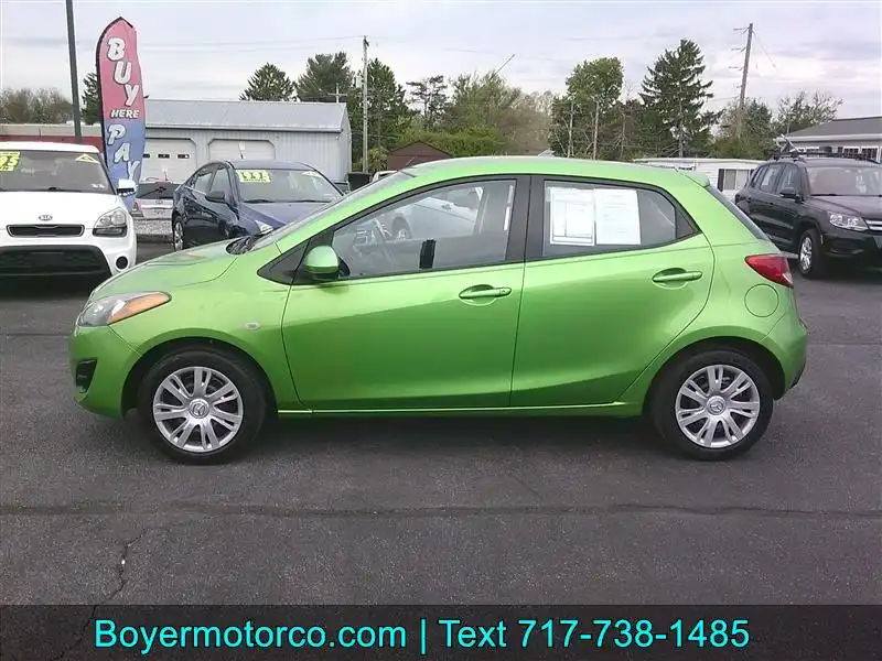 2012 Mazda Mazda2 Sport 5-Door Auto's photo