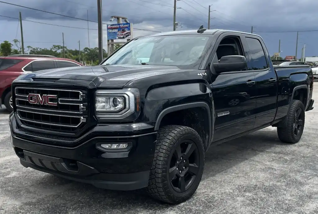 2017 GMC Sierra 4WD Double Cab Standard Box's photo
