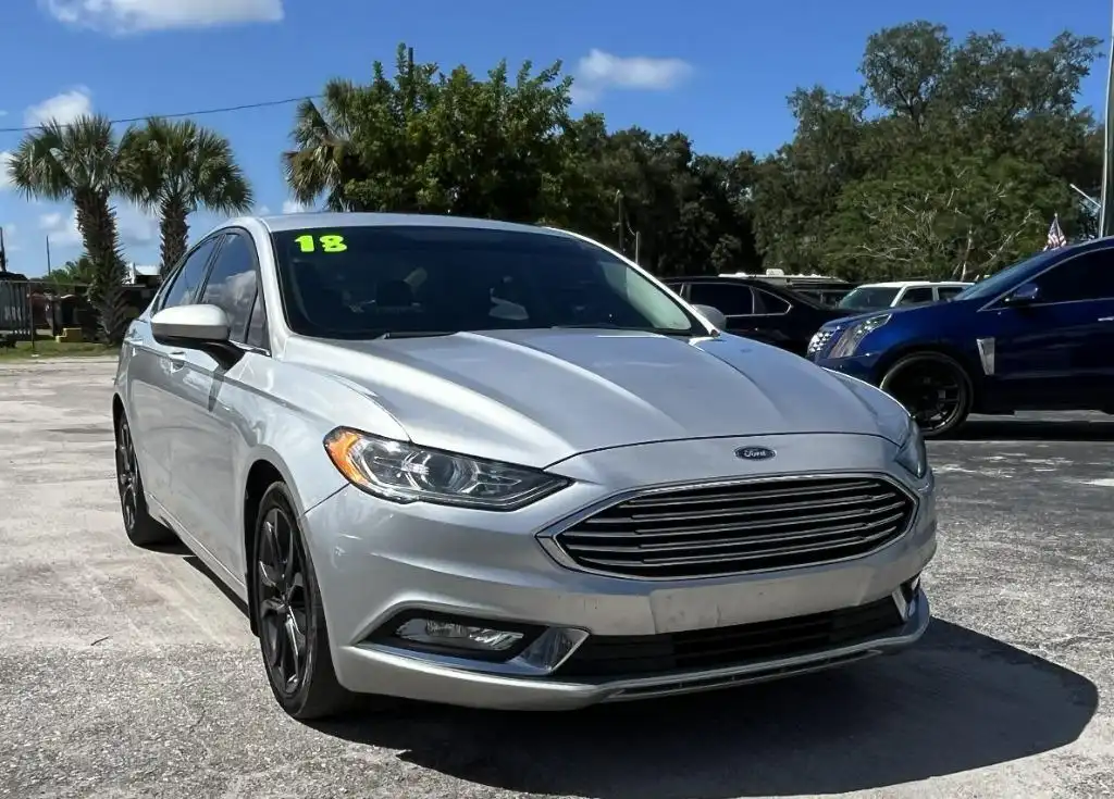 2018 Ford Fusion SE FWD's photo