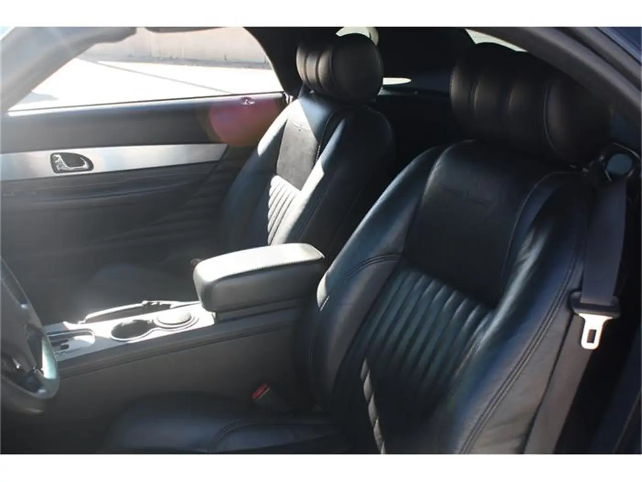 2004 Ford Thunderbird Deluxe photo 4
