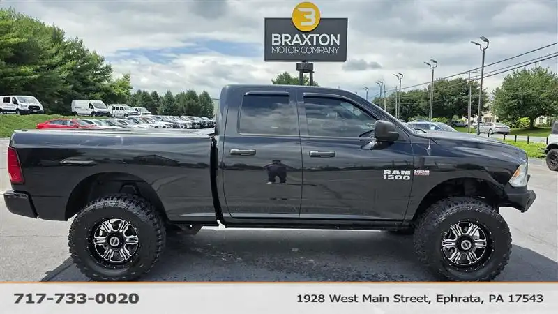 2017 RAM 1500 Express 4x4 Quad Cab 6'4's photo