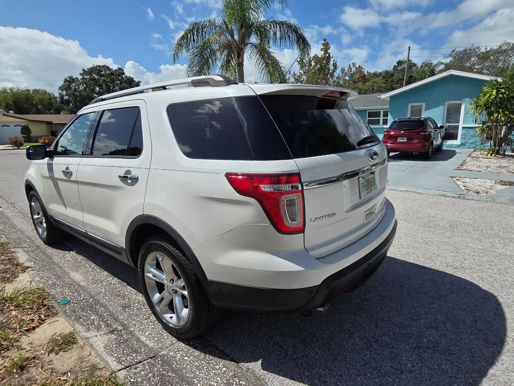 2013 Ford Explorer Limited 4WD photo 3